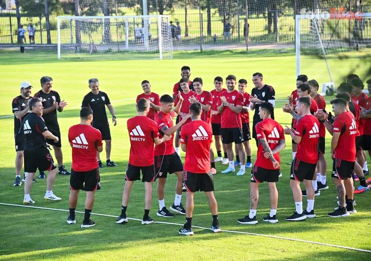 Galatasaray stoper bombasını patlatıyor! Resmi teklif aldı 11 galatasaray stoper bombasini patlatiyor resmi teklif aldi 9 lfD6nK72