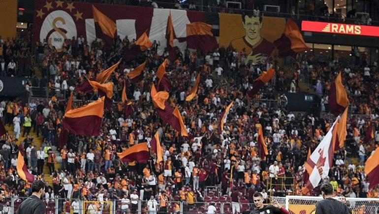 Galatasaray taraftarından Dursun Özbek'e tepki! 'Yönetim istifa' 2 galatasaray taraftarindan dursun ozbeke tepki yonetim istifa 0 Vlhq9Ma9