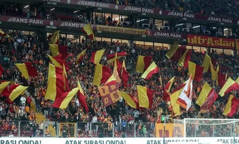 galatasaray taraftarindan idareye transfer tepkisi G7UMau2V