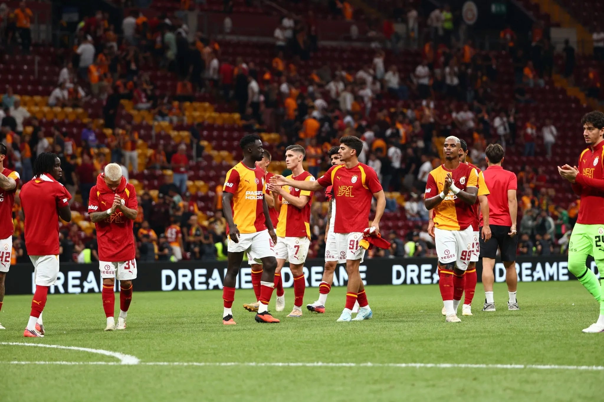 Galatasaray transferde Fenerbahçe'yi bekliyor! Flaş gelişmeyi İtalyanlar duyurdu 3 galatasaray transferde fenerbahceyi bekliyor flas gelismeyi italyanlar duyurdu 1 aM5aVC45