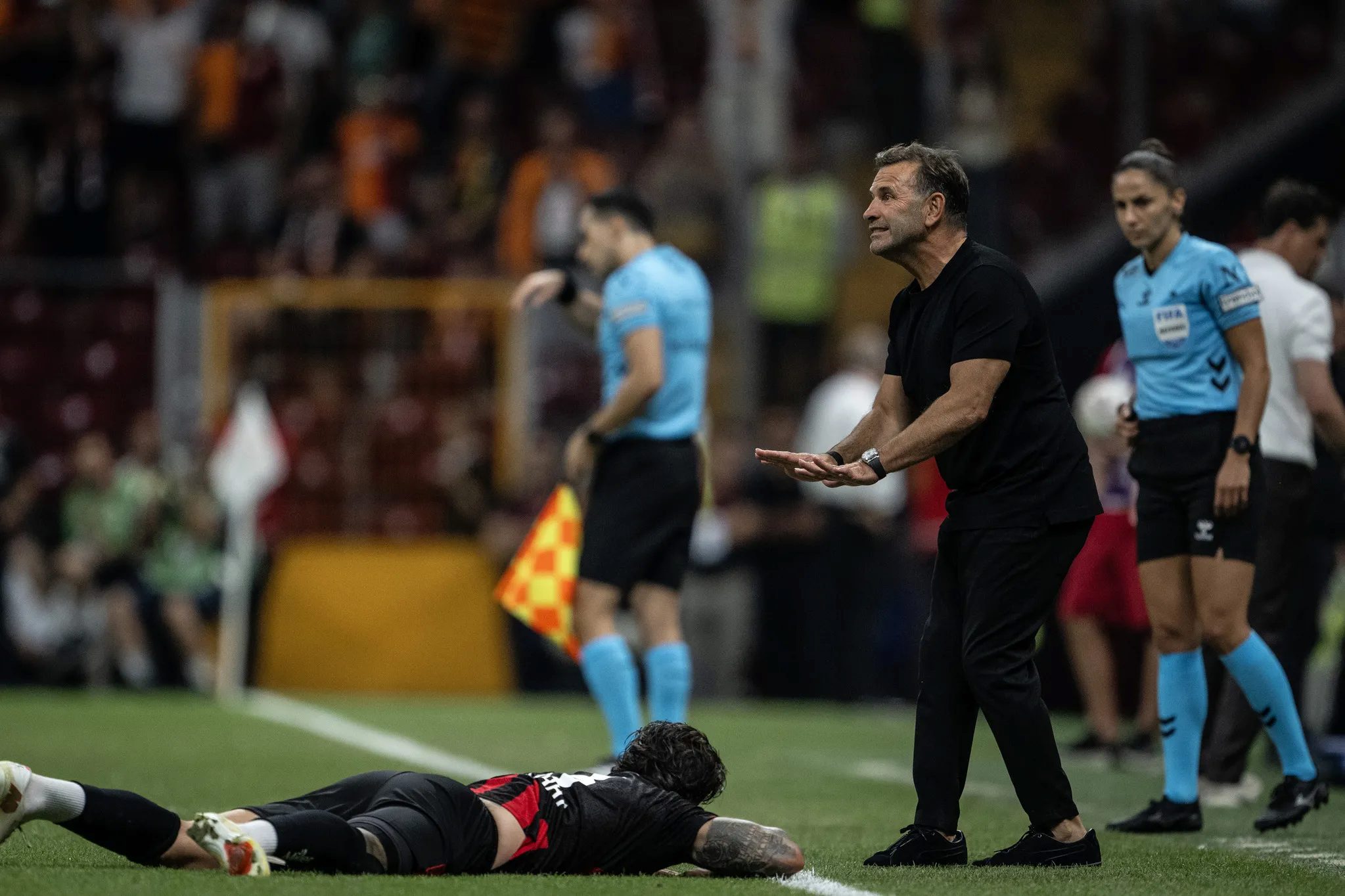 Galatasaray transferde Fenerbahçe'yi bekliyor! Flaş gelişmeyi İtalyanlar duyurdu 10 galatasaray transferde fenerbahceyi bekliyor flas gelismeyi italyanlar duyurdu 8 yX6YRZre