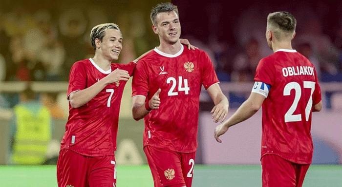 Galatasaray'a sürpriz 10 numara! Transferde aykırı köşe... 3 galatasaraya surpriz 10 numara transferde aykiri kose 1 lM4BVEXU