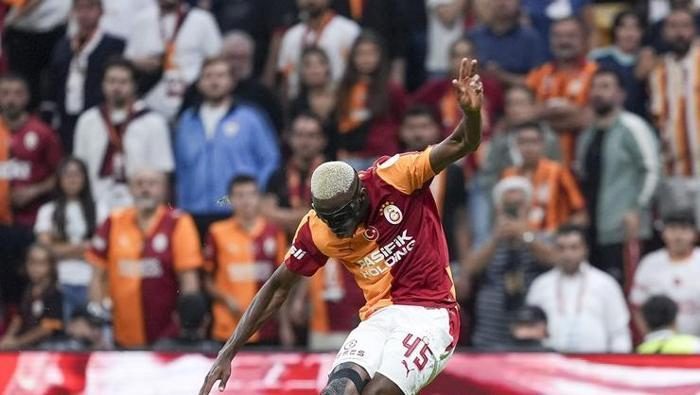 Galatasaray'a transfer görüşmesinde Osimhen soruldu! İngiliz devi pusuda bekliyor 7 galatasaraya transfer gorusmesinde osimhen soruldu ingiliz devi pusuda bekliyor 5 MjDwBk66