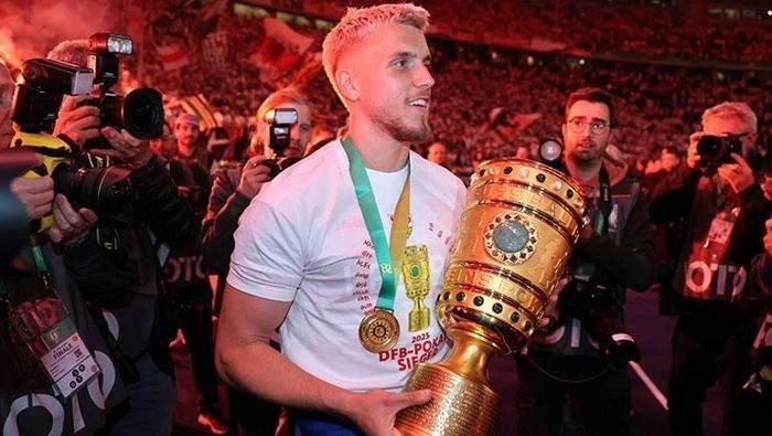 Galatasaray'a transferde berbat haber! Demirovic'i vazgeçiren isim ortaya çıktı 3 galatasaraya transferde berbat haber demirovici vazgeciren isim ortaya cikti 1 qw7GtqDA