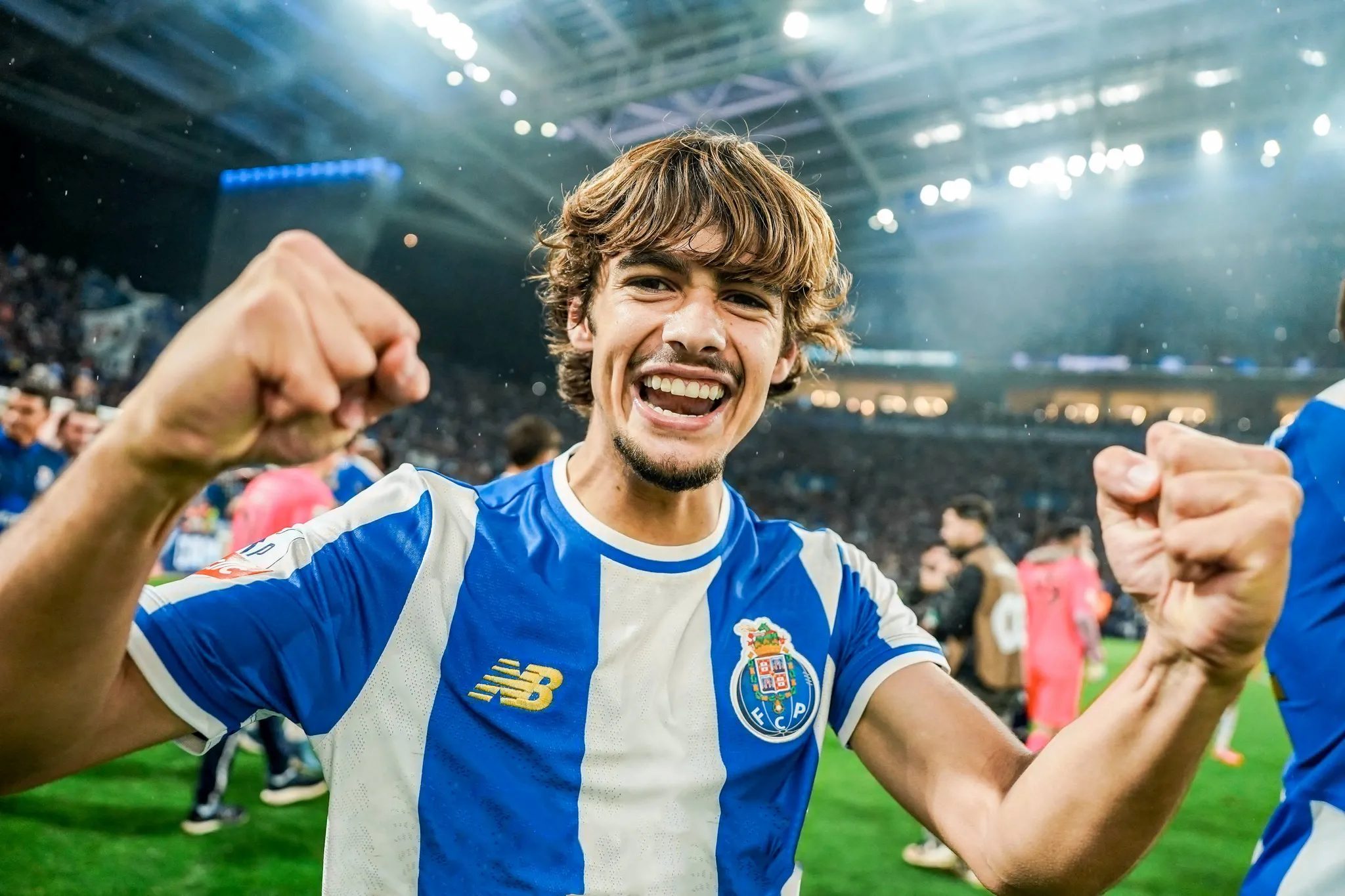 Galatasaray'a transferde berbat haber! Yeni ekibine imzayı atıyor 9 galatasaraya transferde berbat haber yeni ekibine imzayi atiyor 7 Vm828nEG