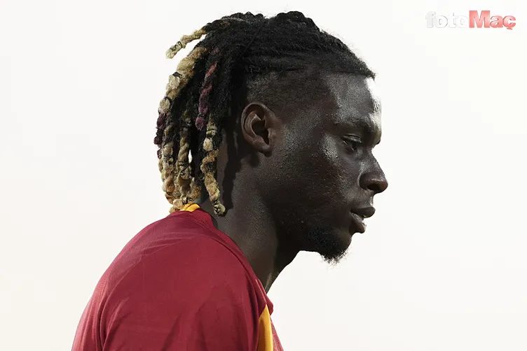 Galatasaray'da 4 ayrılık birden! Okan Buruk biletlerini kesti 5 galatasarayda 4 ayrilik birden okan buruk biletlerini kesti 3 KIzUBTlv