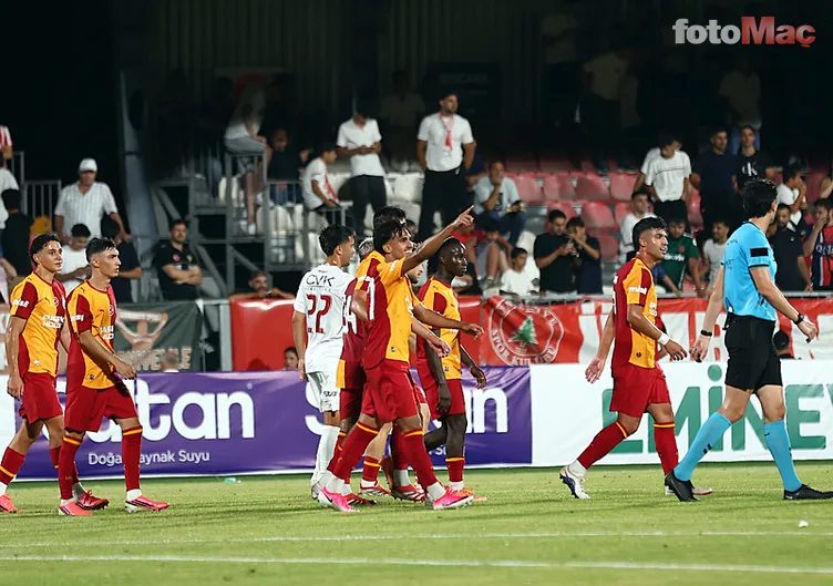 Galatasaray'da 4 ayrılık birden! Okan Buruk biletlerini kesti 10 galatasarayda 4 ayrilik birden okan buruk biletlerini kesti 8 drORNJmj