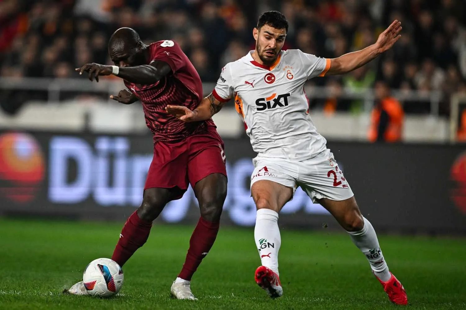 galatasarayda birinci ayrilik asik r oldu ocak ayinda bonservisiyle gonderilecek 12 dicWQXd2