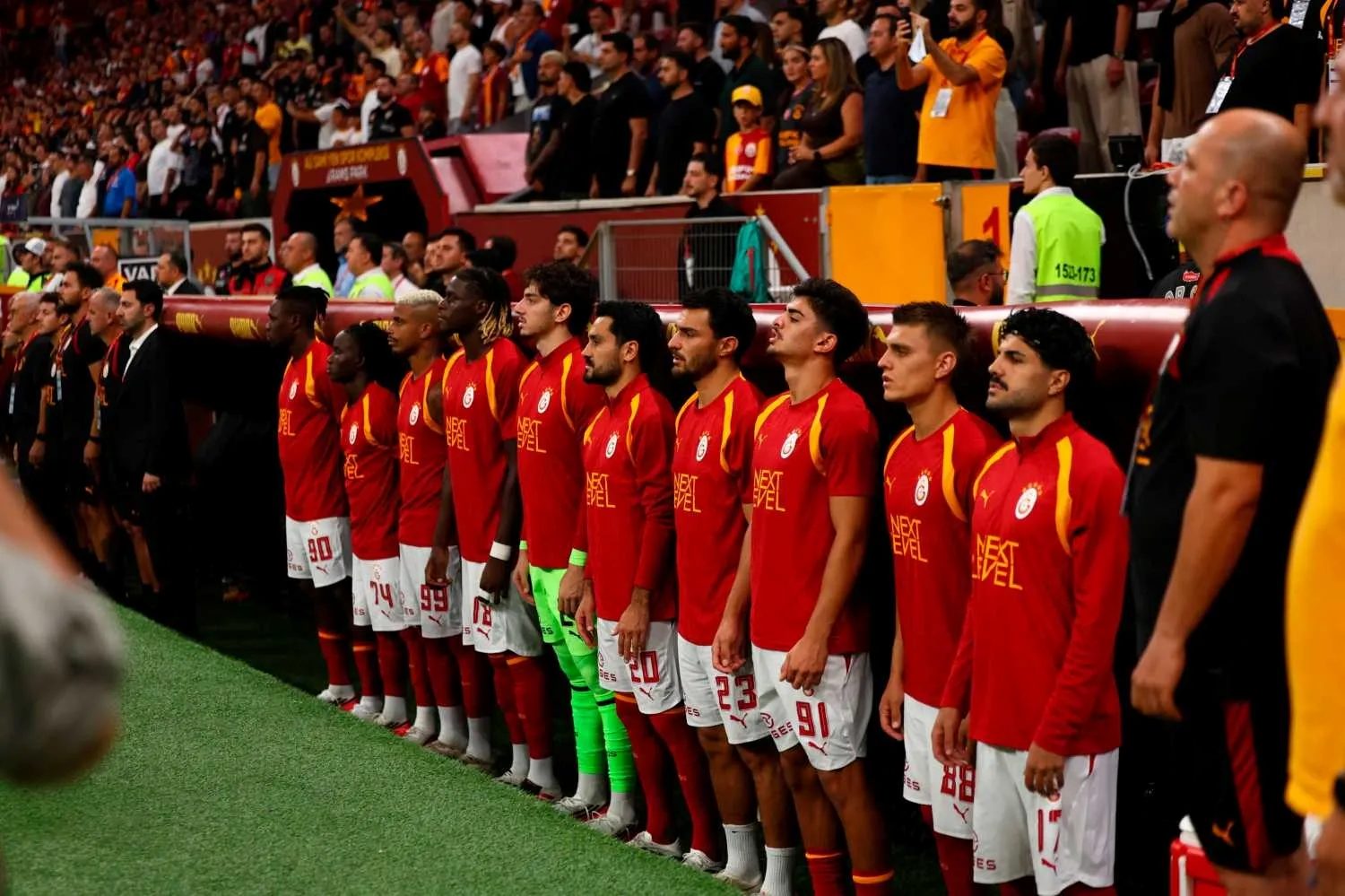 galatasarayda birinci ayrilik asik r oldu ocak ayinda bonservisiyle gonderilecek 5 kGRXPEaq