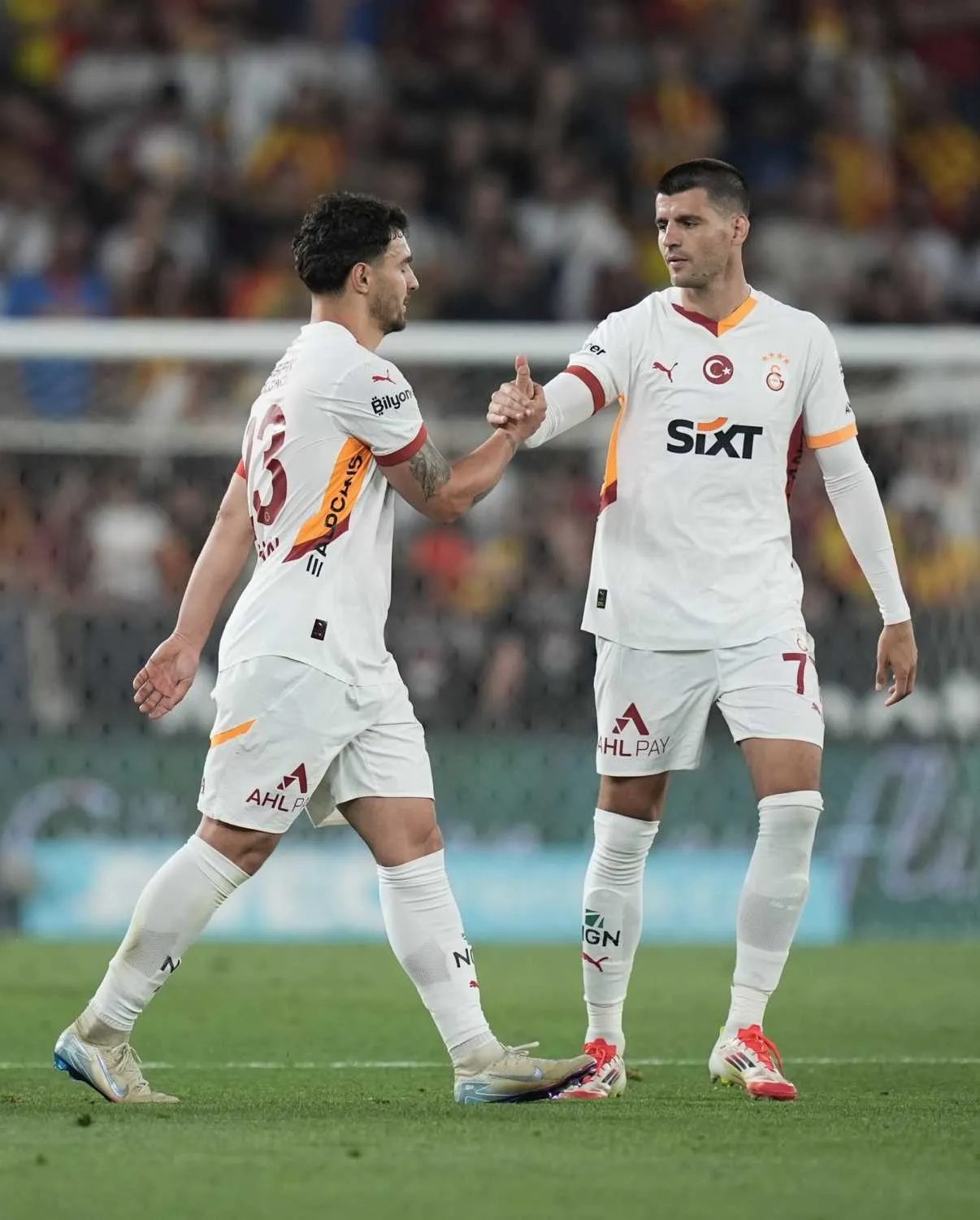 galatasarayda birinci ayrilik asik r oldu ocak ayinda bonservisiyle gonderilecek 9 bFvTfVBF