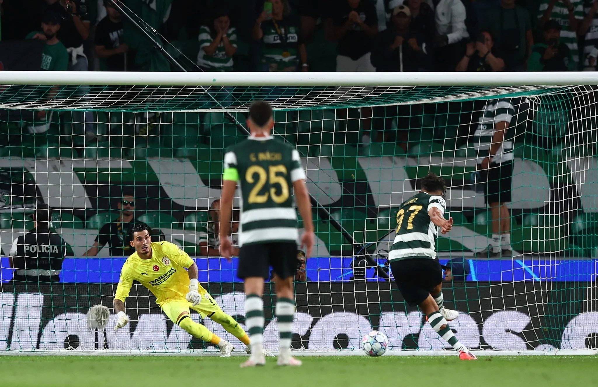 galatasarayda savunma krizine transfer cozumu resmi teklif yapildi 1 UuiisRdH