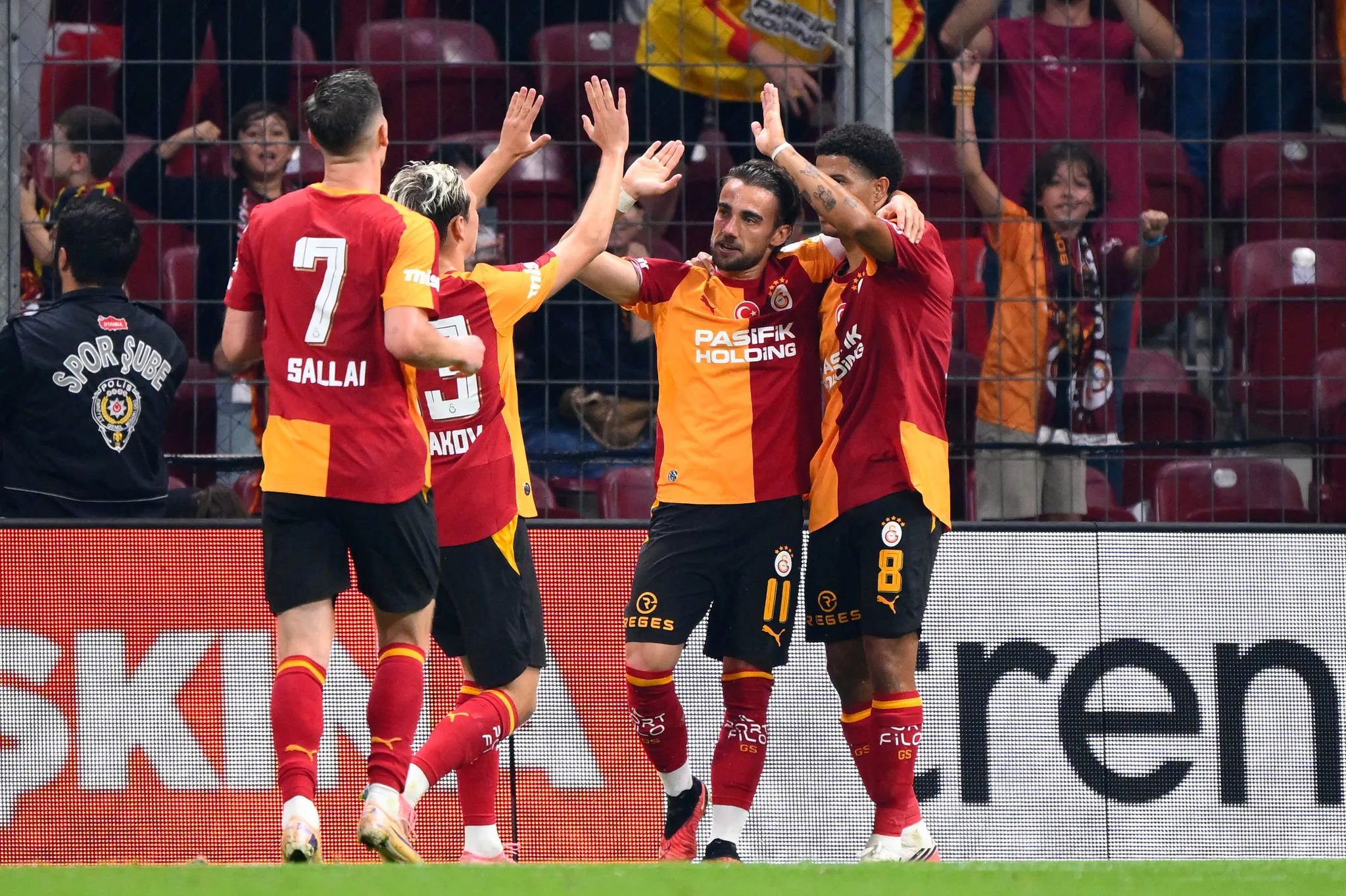 galatasarayda tarihi savunma krizi 60 yil sonra bir birinci 11
