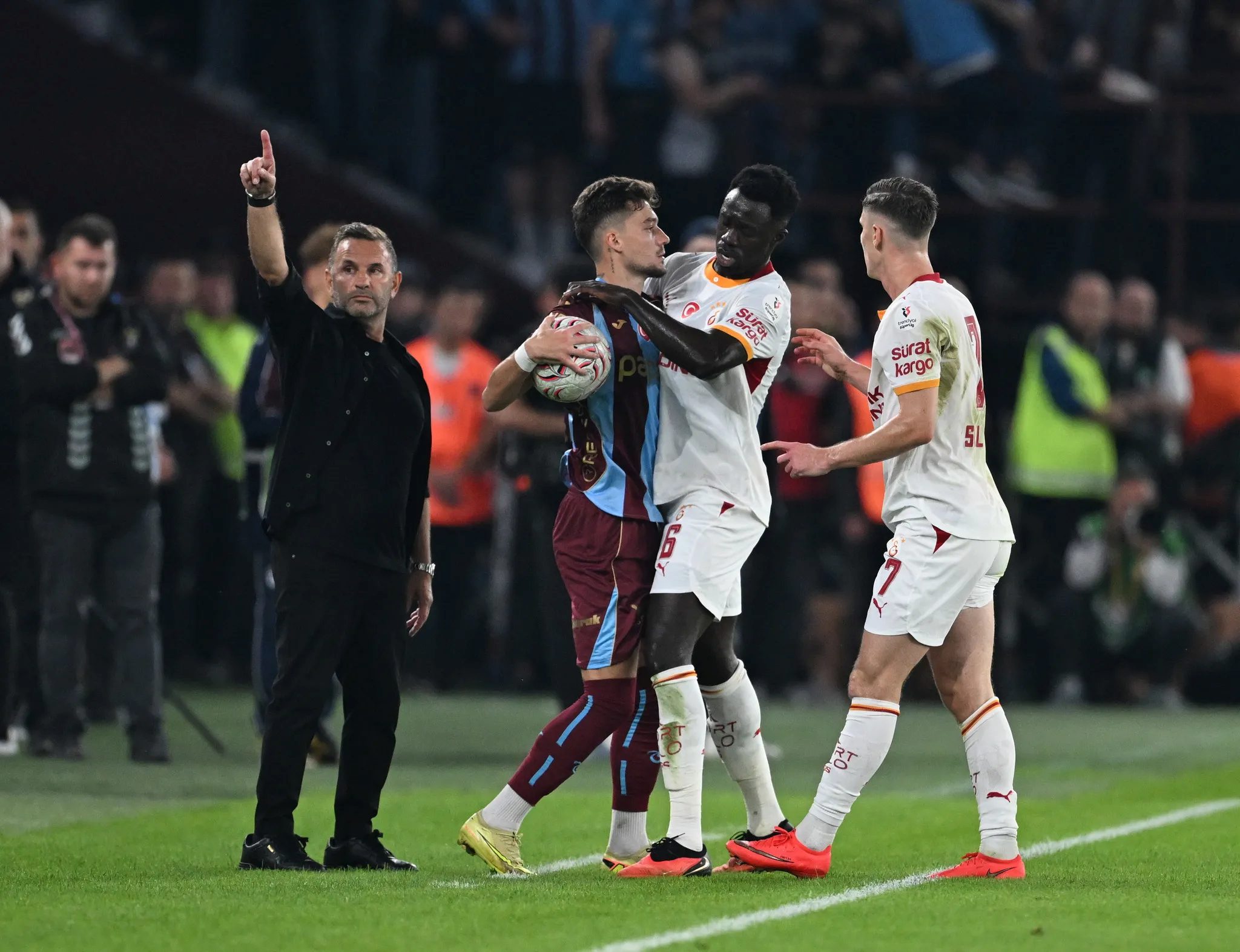 galatasarayda trabzonspor maglubiyeti sonrasi 35 milyon euroluk transfer plani 2 i2k4BfL7