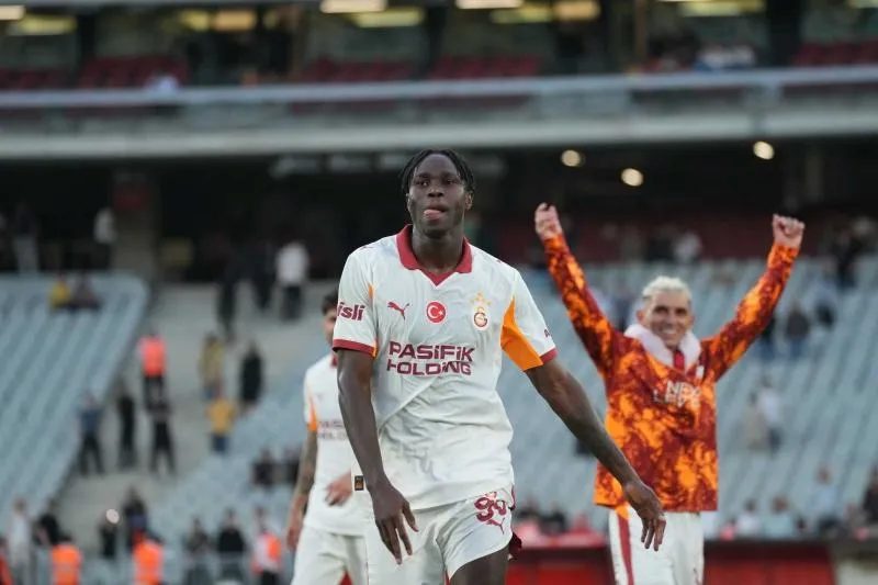 galatasarayda wilfried singo alarmi donusu tekrar ertelendi 12 sFNfXCvE