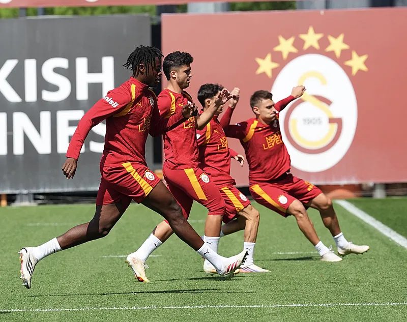 galatasaraydan ic transfer hamlesi 4 yillik yeni kontrat 0 OurPGPGe