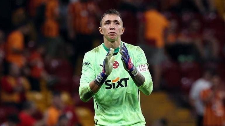 Galatasaray'dan Uğurcan Çakır'dan Muslera itirafı: 'Yakalamak imkansız gibi!' | ‘Galatasaray taraftarları çok özel’ 6 galatasaraydan ugurcan cakirdan muslera itirafi yakalamak imkansiz gibi galatasaray taraftarlari cok ozel 4 zFa97wvK