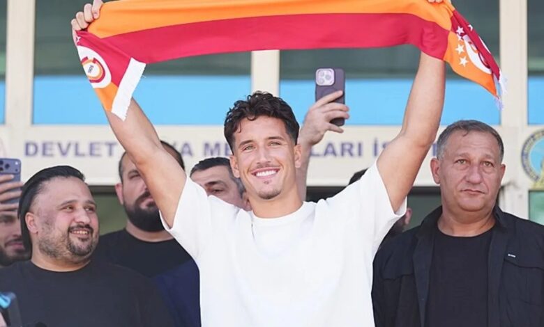 Galatasaray'ın yeni transferi Deniz Gül İstanbul'a geldi! İşte ilk sözleri 1 galatasarayin yeni transferi deniz gul istanbula geldi iste ilk sozleri ltYkJlZP