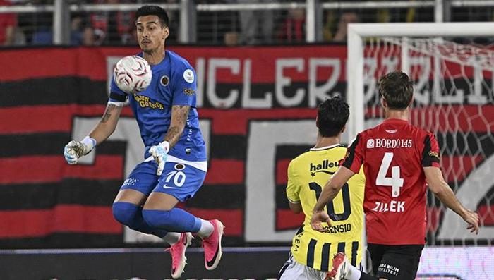 Gençlerbirliği-Fenerbahçe maçına İrfan Can Eğribayat damgası! Meslek rekoru kırdı 6 genclerbirligi fenerbahce macina irfan can egribayat damgasi meslek rekoru kirdi 4 i4r3nYSk
