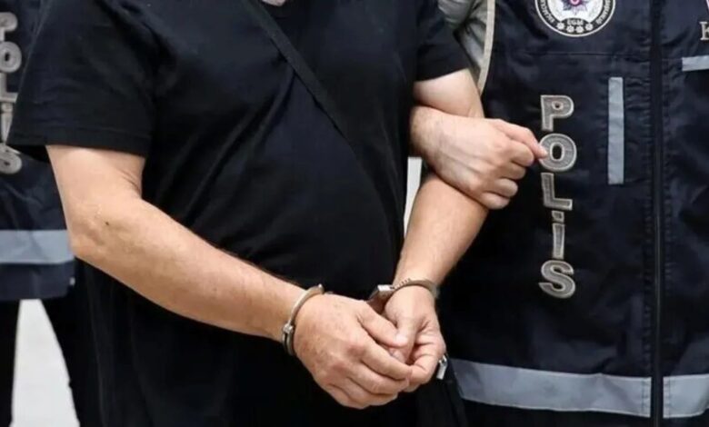 Gençlerbirliği-Fenerbahçe maçında küçük çocuğun formasının çıkarttırılmasına gözaltı kararı! 1 genclerbirligi fenerbahce macinda kucuk cocugun formasinin cikarttirilmasina gozalti karari h2mP19Lj