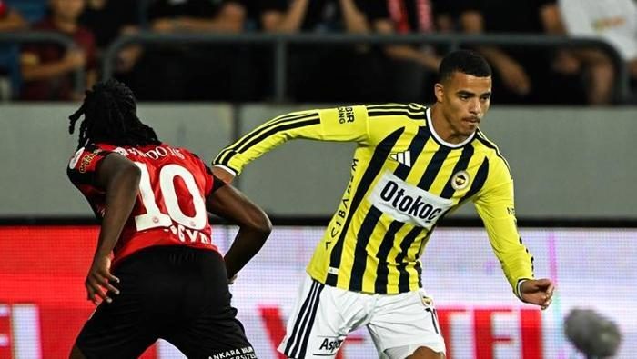 Gençlerbirliği - Fenerbahçe maçının akabinde çok sert tenkit: 'Fenerbahçe’de oynamak senin haddine mi?' | 'Bunca para bunun için mi!' 11 genclerbirligi fenerbahce macinin akabinde cok sert tenkit fenerbahcede oynamak senin haddine mi BXl1VwHZ