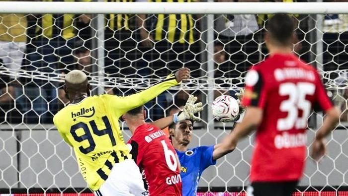 Gençlerbirliği - Fenerbahçe maçının akabinde çok sert tenkit: 'Fenerbahçe’de oynamak senin haddine mi?' | 'Bunca para bunun için mi!' 5 genclerbirligi fenerbahce macinin akabinde cok sert tenkit fenerbahcede oynamak senin haddine mi mPVDmnlv