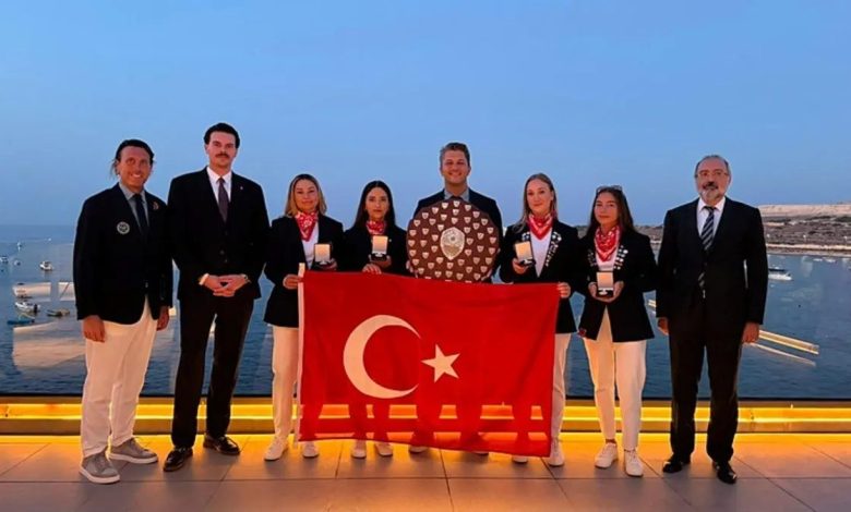 Golfte kürsüye çıktık 1 golfte kursuye ciktik ytzpjnGM