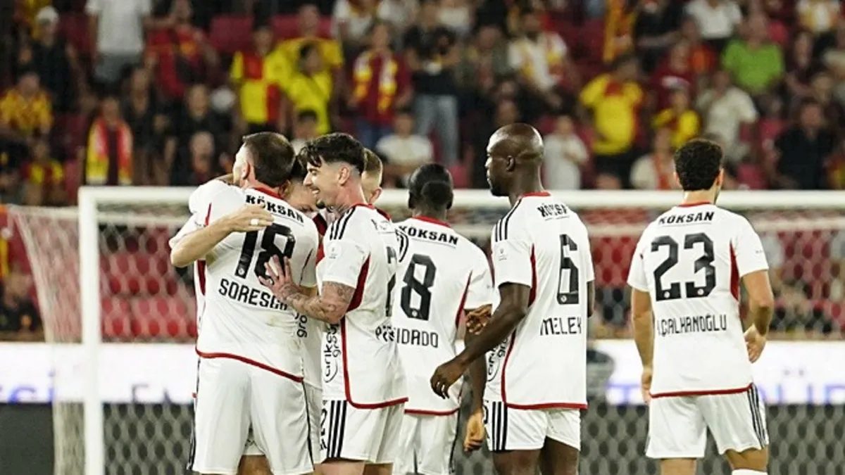 Göztepe'ye bir darbe de Gaziantep FK'dan! Ligde 3 puanla tanışamadılar 14 goztepeye bir darbe de gaziantep fkdan ligde 3 puanla tanisamadilar y8d89iEK