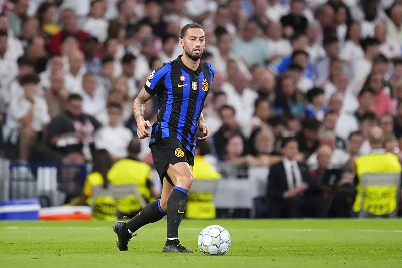 hakan calhanoglu transferinde flas gelisme fenerbahce ve galatasarayin gundemindeydi 12 XP4yvdcA