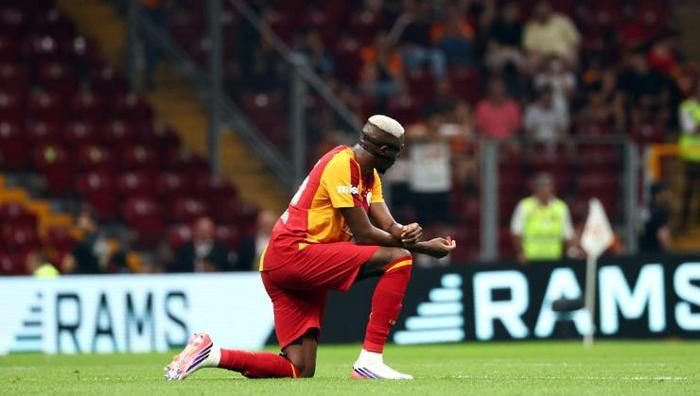 'Hiç bir yere gitmiyorum' Victor Osimhen'den transfer açıklaması: Taraftarların yüreğine su serpti 4 hic bir yere gitmiyorum victor osimhenden transfer aciklamasi taraftarlarin yuregine su serpti 2 c27mW81N