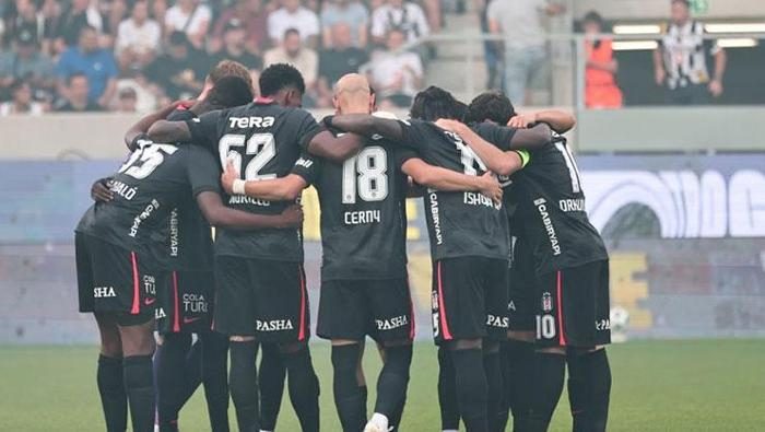 hradec kralove besiktas maci sonrasi italiano ovgusu oyun akli 10 kisi ekibe mac KclX8QYW