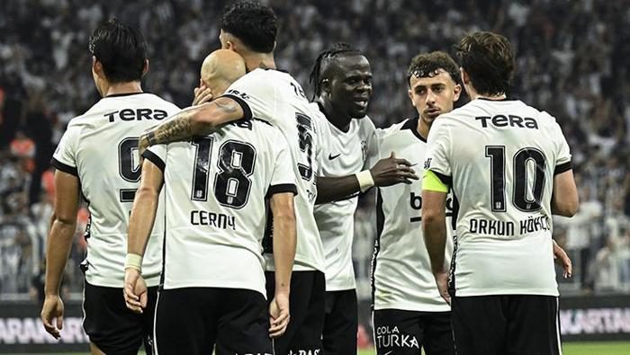 'İlaç olmaya geldim' Spor muharrirleri Beşiktaş-Hradec Kralove maçını yorumladı 6 ilac olmaya geldim spor muharrirleri besiktas hradec kralove macini yorumladi 4 QuMjyTVh