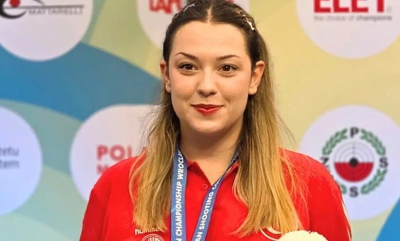 İlay Nur’dan altın 1 ilay nurdan altin vg49J85M