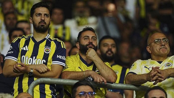 İsmail Kartal, soyunma odasında esti gürledi: 'Vakit yok!' Fenerbahçe-Lyon maçı öncesi çarpıcı kelamlar... 2 ismail kartal soyunma odasinda esti gurledi vakit yok fenerbahce lyon maci oncesi carpici kelamlar 0 XrmlEVdt