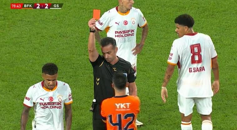 İşte Başakşehir'in 10 kişi kaldığı o pozisyon! 1 iste basaksehirin 10 kisi kaldigi o pozisyon X966Uwac