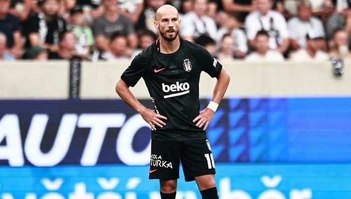 iste besiktasin yeni sag kanat oyuncusu italiano sorunu cozdu 4 XrWdJy97