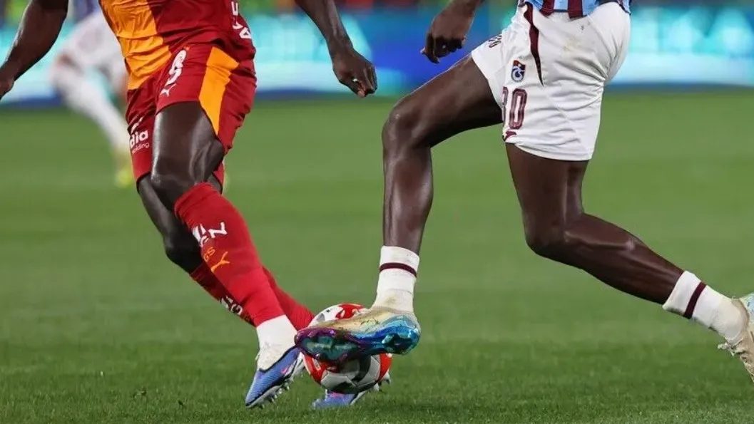 iste trabzonspor galatasaray macinin olasi 11leri karadenizde dev randevu 10 ZQd4MO1S