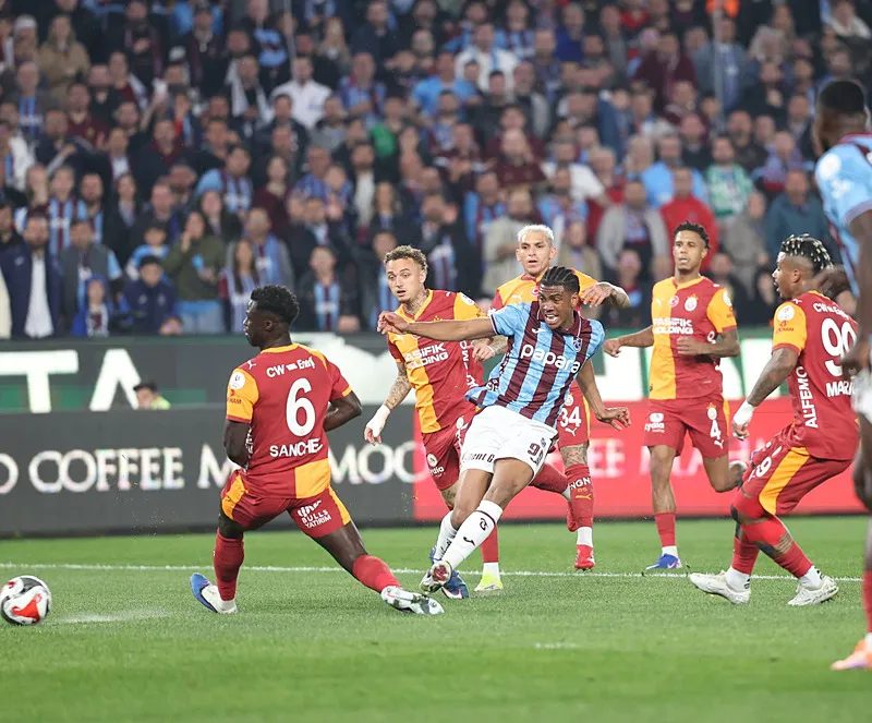 iste trabzonspor galatasaray macinin olasi 11leri karadenizde dev randevu 4