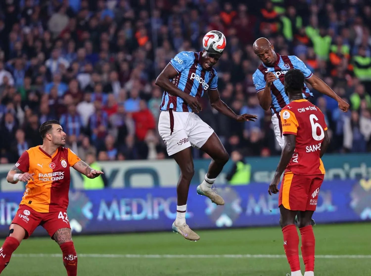 iste trabzonspor galatasaray macinin olasi 11leri karadenizde dev randevu 8 kE4IUYS8