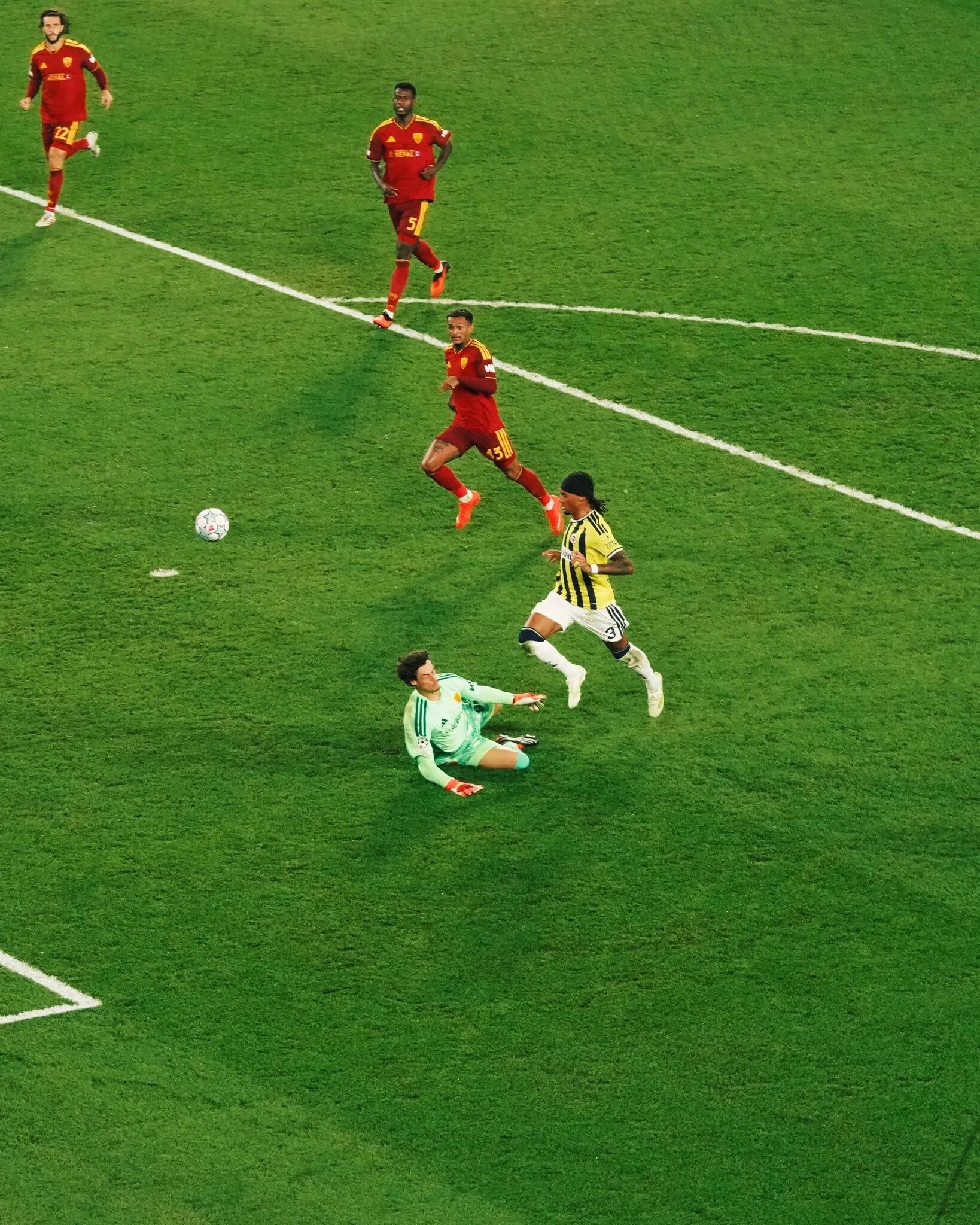 italyan basininda gundem fenerbahce iste atilan tum mansetler 12 gSq9HVvW