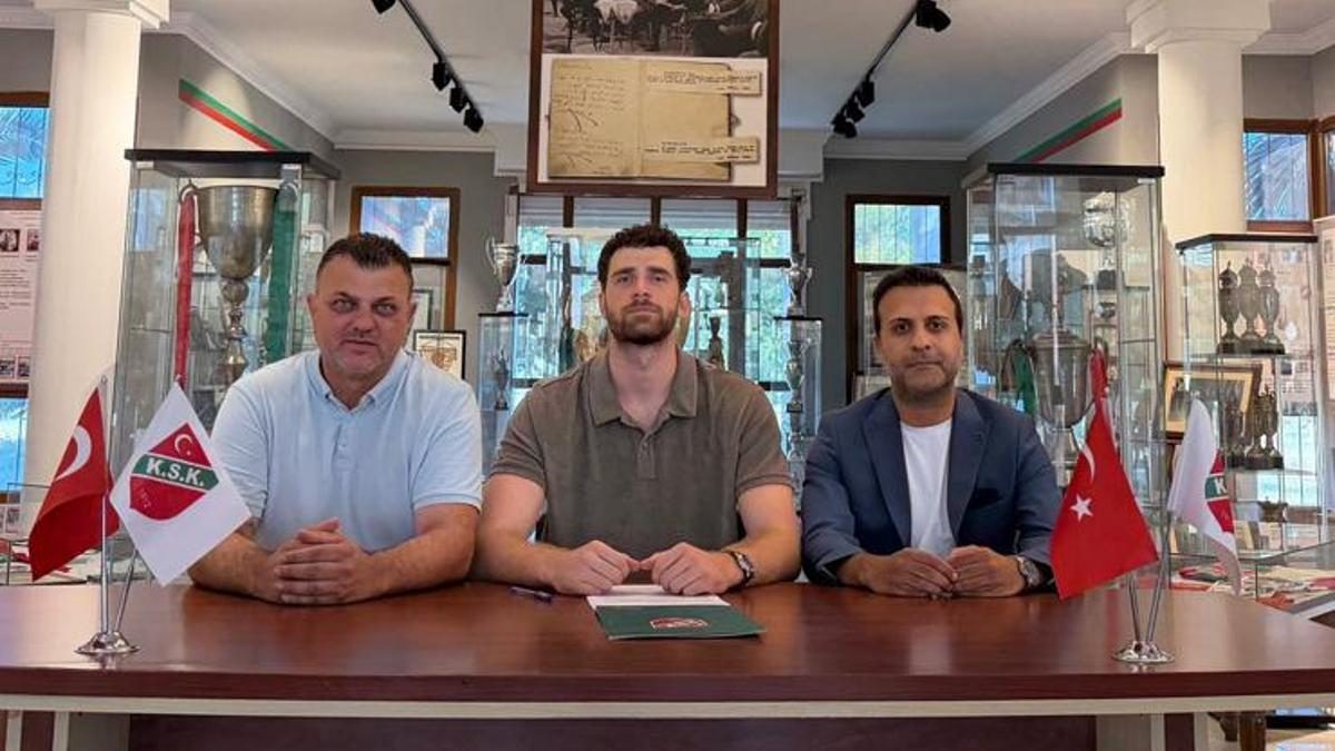 Karşıyaka, Hakan'ı takımına kattı 13 karsiyaka hakani takimina katti gkvRgh5R