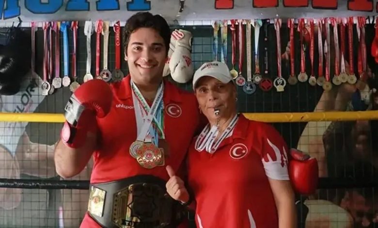 Kick boks antrenörü anne, oğlunu Avrupa'ya hazırlıyor! 1 kick boks antrenoru anne oglunu avrupaya hazirliyor ZP6mBSin