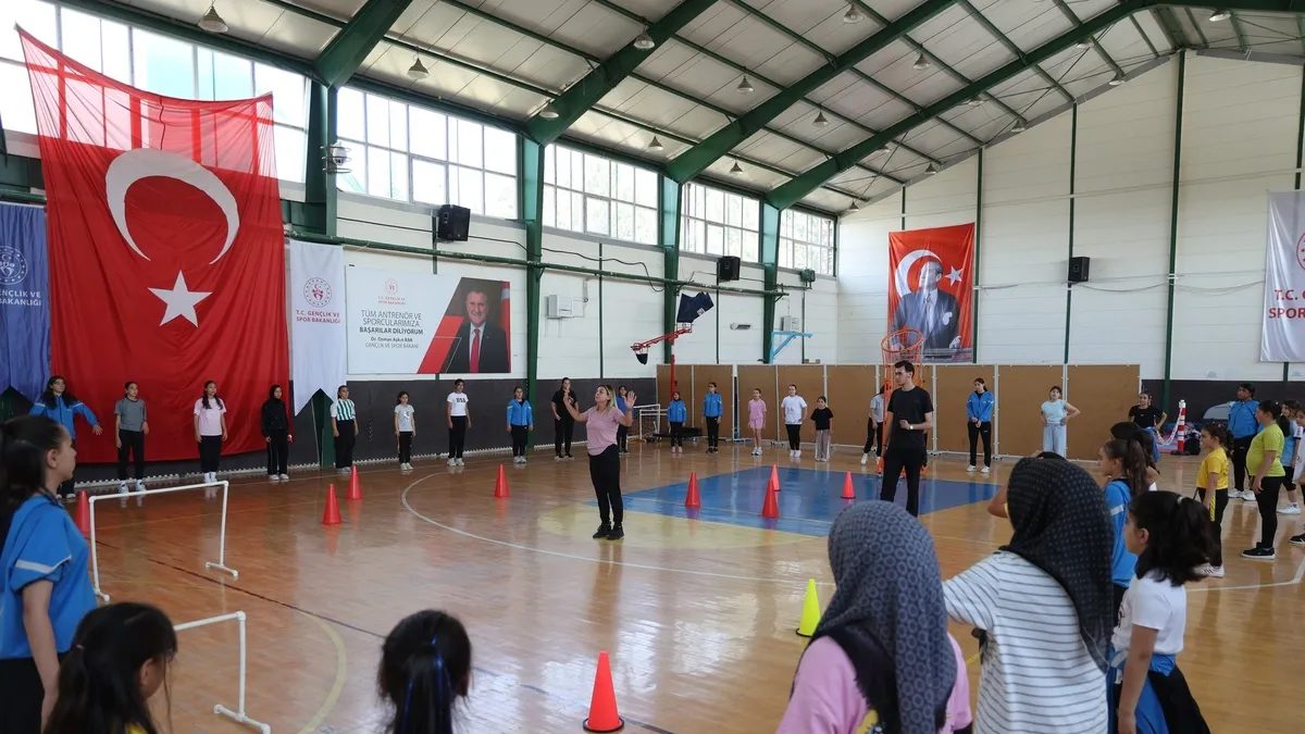Konya Büyükşehir Yaz Spor Okulları 12 bin çocuğu buluşturuyor 1 konya buyuksehir yaz spor okullari 12 bin cocugu bulusturuyor YwABtbp8