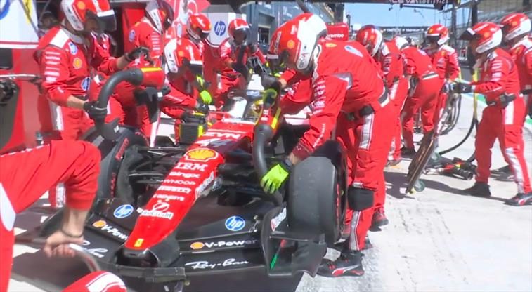 Lewis Hamilton bu sezon ilk kez yarış dışı kaldı! 1 lewis hamilton bu sezon ilk kez yaris disi kaldi 42dqKVnw