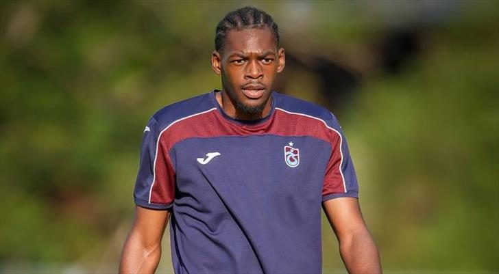 Maç bile çıkmadan Trabzonspor'dan ayrıldı! 1 mac bile cikmadan trabzonspordan ayrildi NGU6d2VO