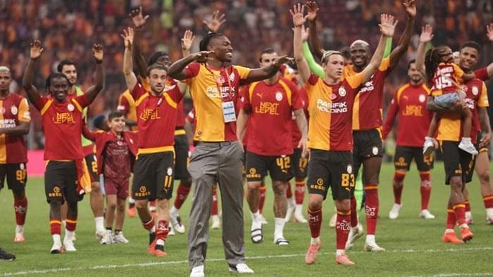 Maç sonu Rafa Leao sürprizi; RAMS Park çimlerinde yeni bir Aslan 2 mac sonu rafa leao surprizi rams park cimlerinde yeni bir aslan 0 OEKzManb