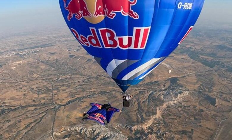 Marco Waltenspiel, Kapadokya'da balonlar arasında 200 km/s süratle slalom yaptı 1 marco waltenspiel kapadokyada balonlar arasinda 200 kms suratle slalom yapti d7dbwOdA