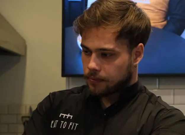 masterchef hasan alp kimdir hasan alp karabacak kac yasinda 0 tQW2qqEr