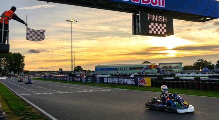 Max Verstappen, 14 turda 100 amatör karting sürücüsünü geride bıraktı 1 max verstappen 14 turda 100 amator karting surucusunu geride birakti n5JkvyQS