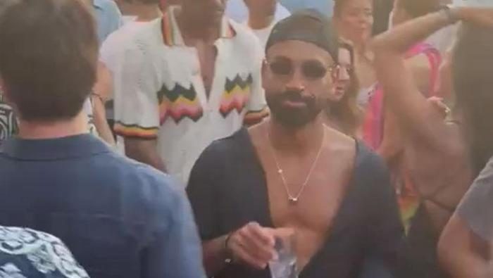 Mohamed Salah, Mikonos'u salladı! Trabzonspor öncesi tatilin keyfini çıkardı 3 mohamed salah mikonosu salladi trabzonspor oncesi tatilin keyfini cikardi 1 HjD2NB5H