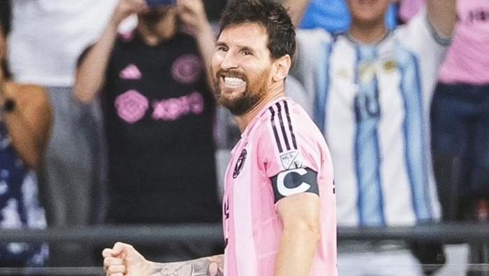 ne yaptin sen messi tarihi gece hat trick ve bir de asist 4 MJMBD7BJ